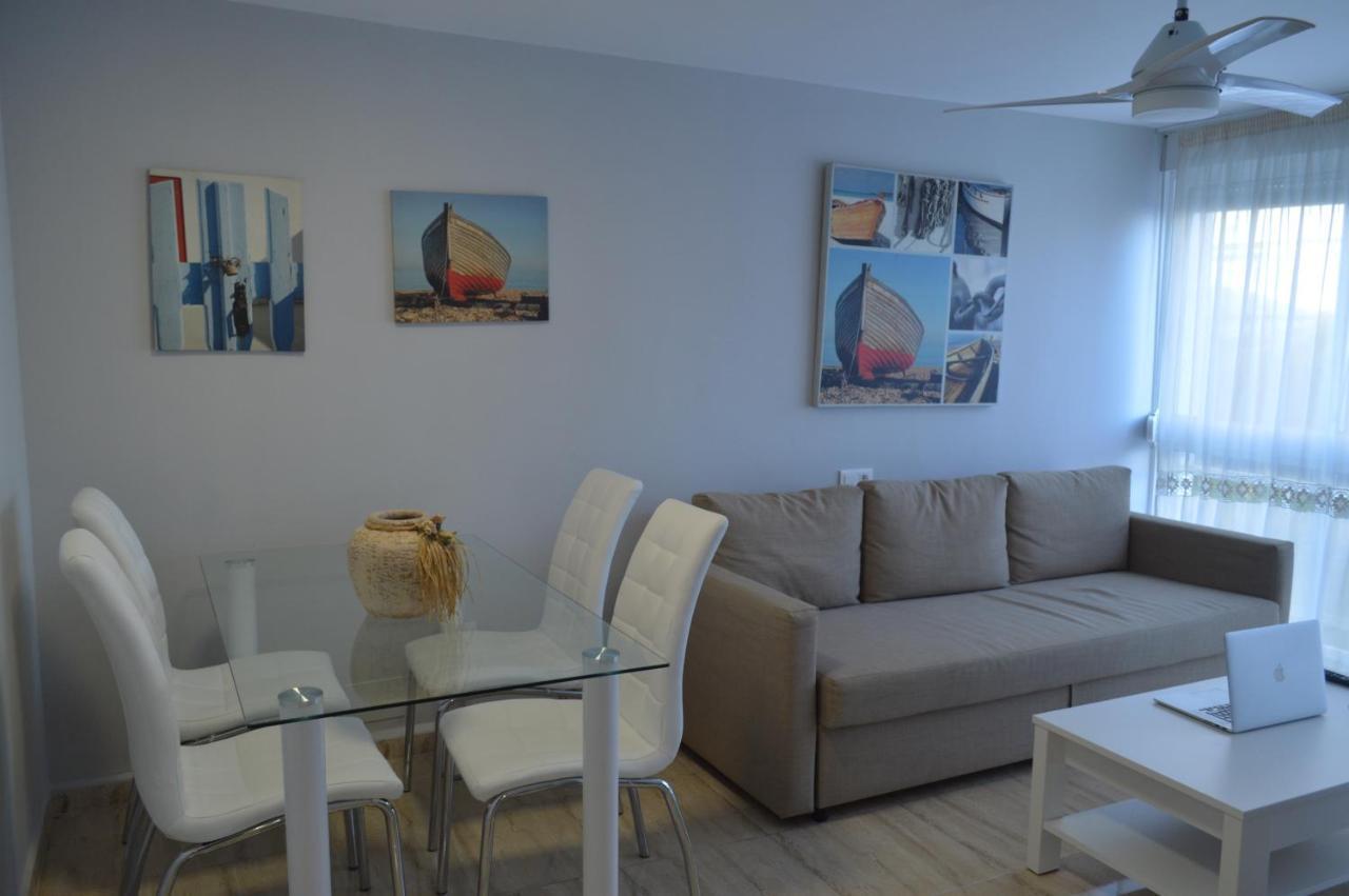 Seafront Recently Renovated Apartments เบนัลมาเดนา ภายนอก รูปภาพ