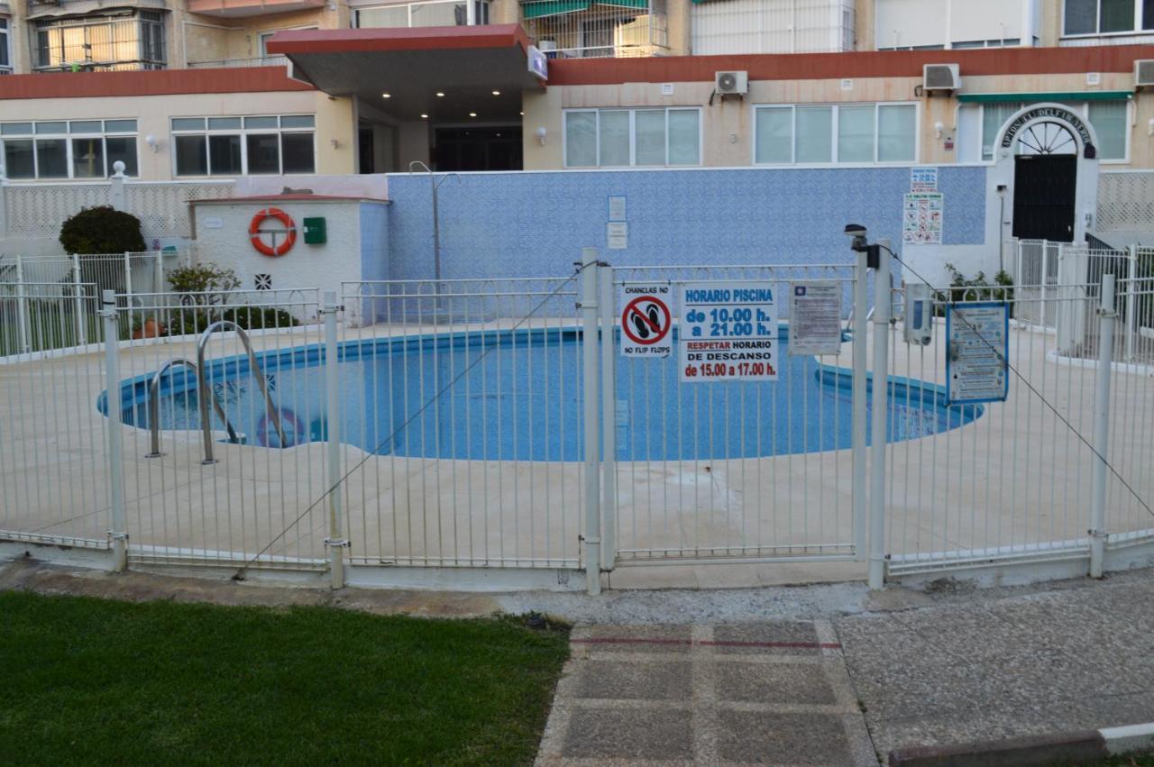 Seafront Recently Renovated Apartments เบนัลมาเดนา ภายนอก รูปภาพ