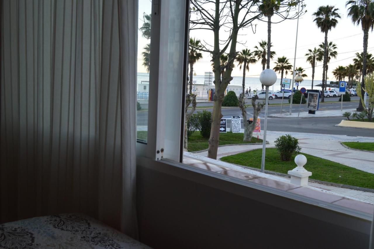 Seafront Recently Renovated Apartments เบนัลมาเดนา ภายนอก รูปภาพ