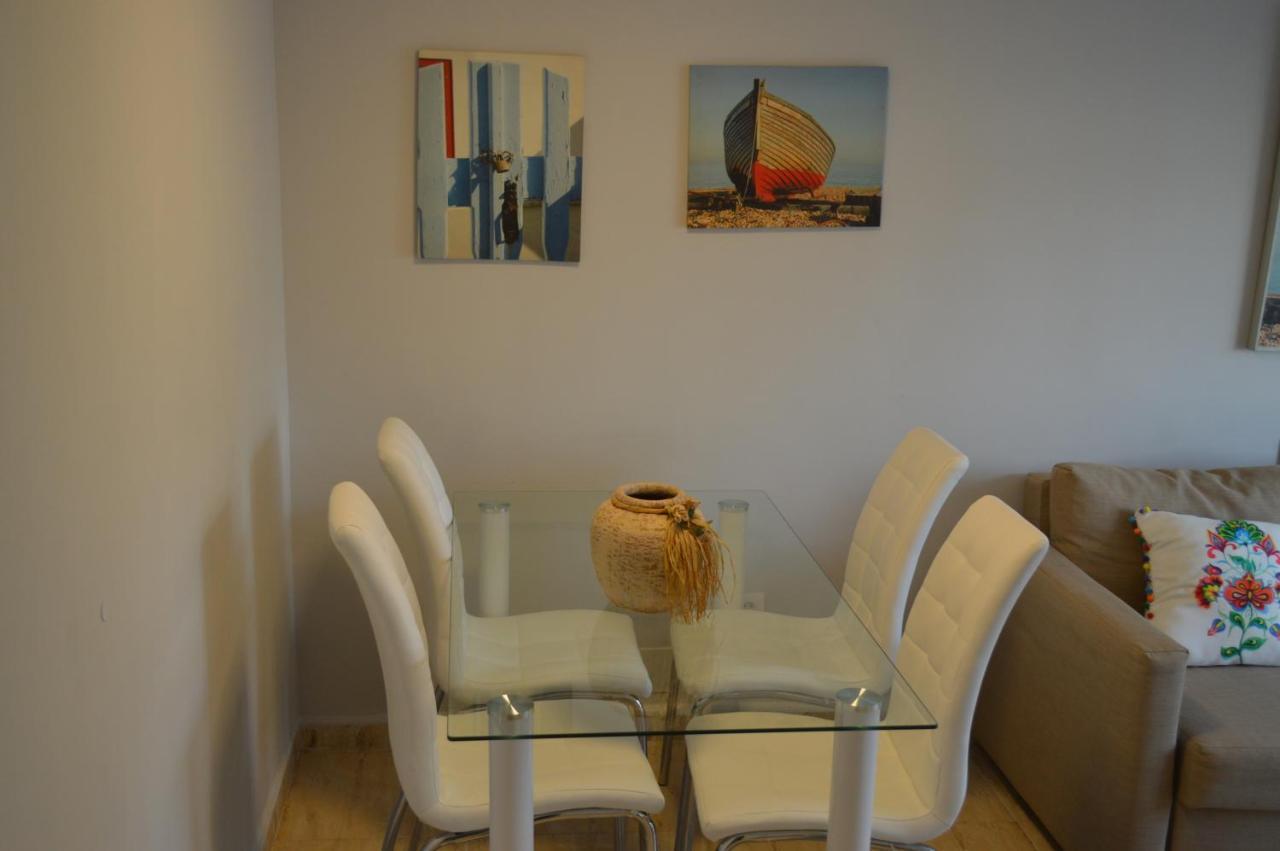 Seafront Recently Renovated Apartments เบนัลมาเดนา ภายนอก รูปภาพ